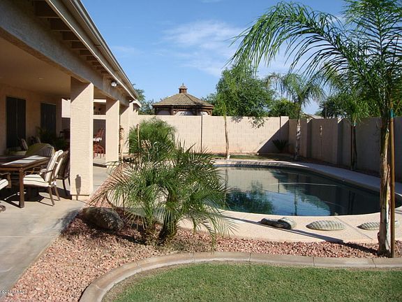 3rd image of 3719 E Thames Cir