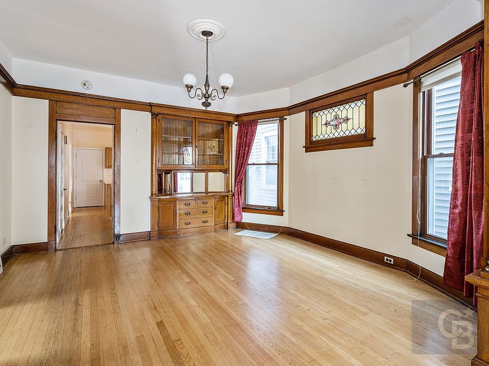 2nd image of 3629 N Hoyne Ave #1