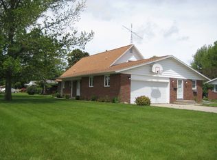 1450 E Jackson St, Sullivan, IL 61951