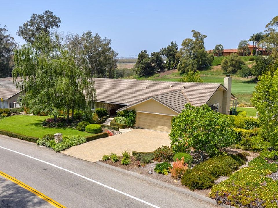 1st image of 4161 Clubhouse Dr