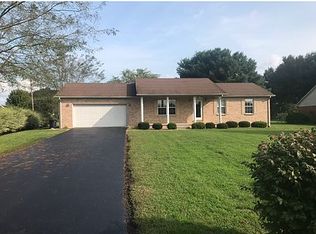 90 Whicker Dr, Russell Springs, KY