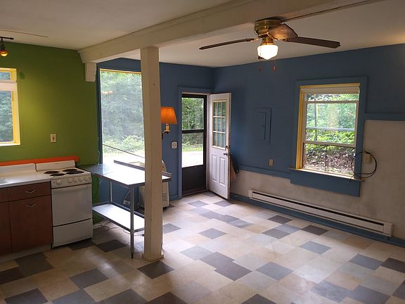 4th image of 230 Courtland Pl #B