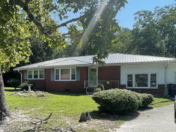 200 Randolphville Road NE, Bolivia, NC 28422