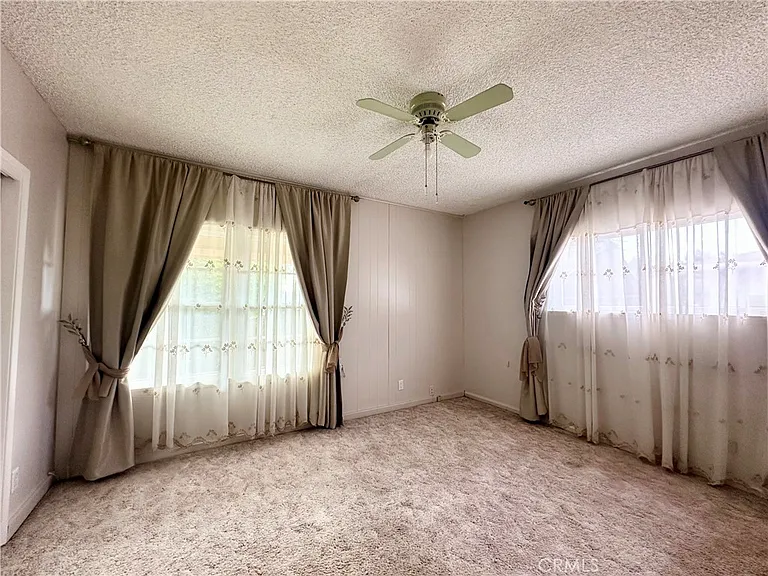 6220 Etiwanda Ave — Photo 16