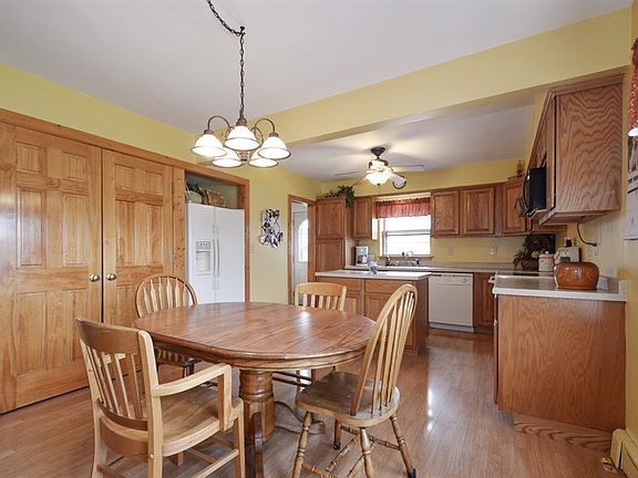 4th image of 1113 Newark Dr E