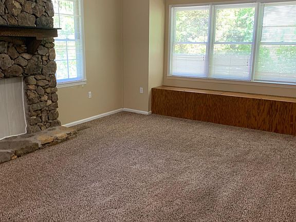 3rd image of 368 Shady Ln