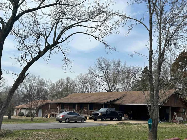 921 N 4th St, West Helena, AR 72390