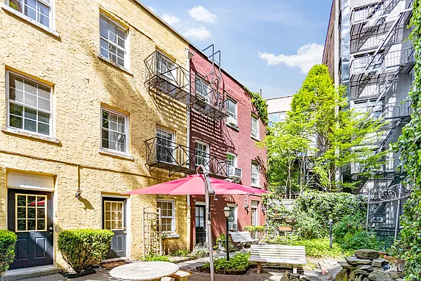 Rented by Oxford Property Group | media 12