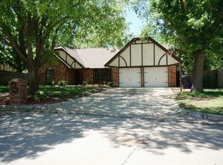 10405 Harvest Hills Rd, Oklahoma City, OK 73162