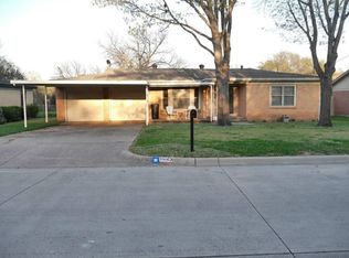 1025 Warden St, Benbrook, TX 76126