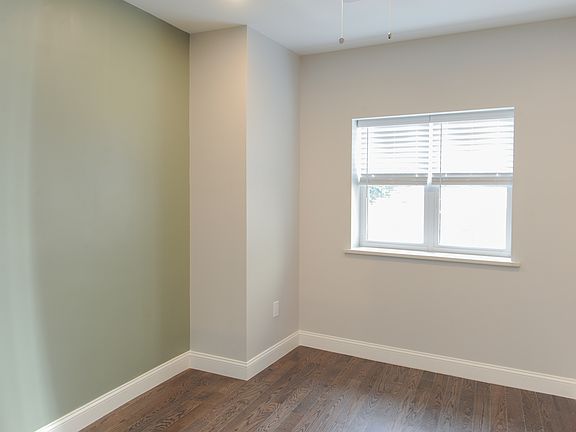 4th image of 719 Carpenter St Floor 3