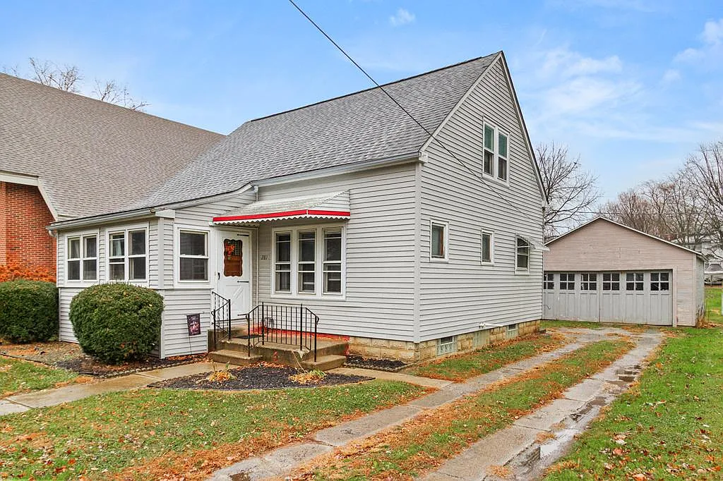 281 N Union St photo 1