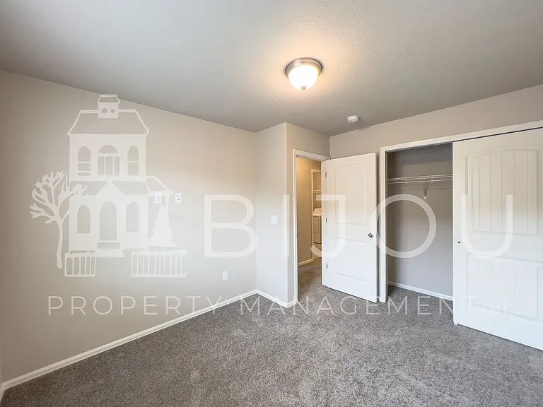 7661 Silver Larch Point — Photo 19