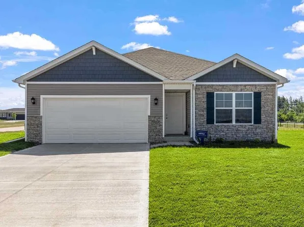 2846 Anne Ln, Hiawatha, IA 52233