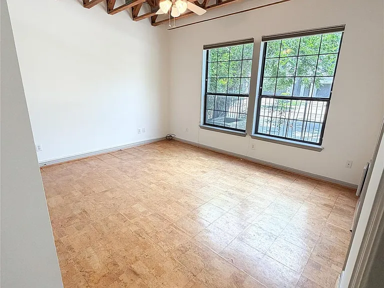 1213 Dunlavy St — Photo 10