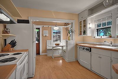 Kitchen with eating nook
