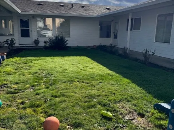 3210 22nd Ave #8, Forest Grove, OR 97116