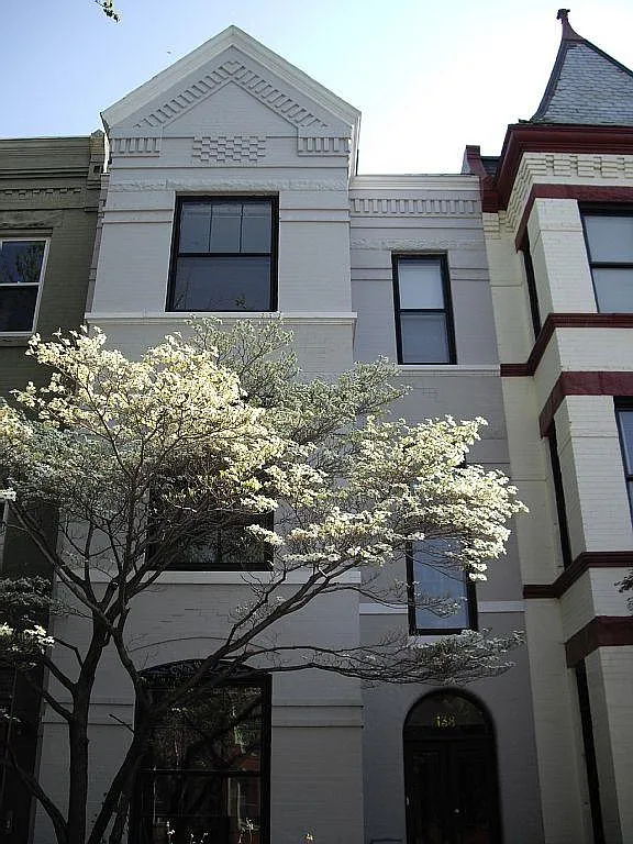 138 Kentucky Ave SE — Photo 1