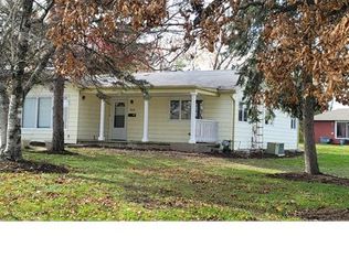 1813 Cora St, Crest Hill, IL 60403