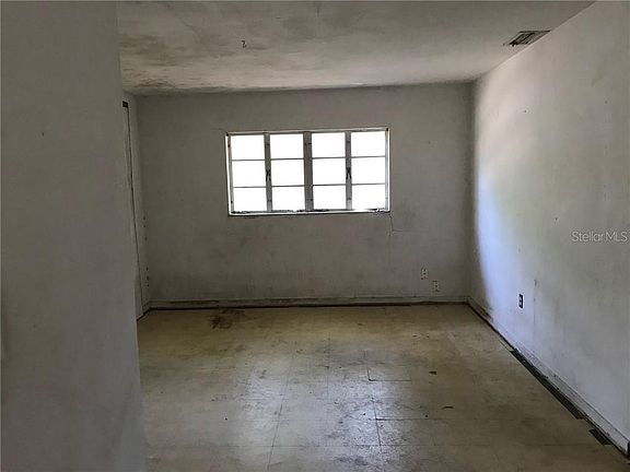 5th image of 622 Mercado Ave