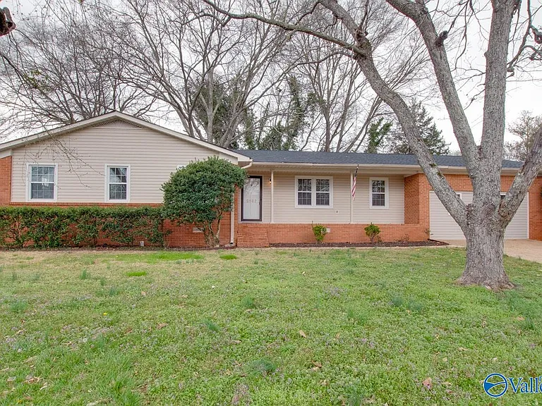 9802 Dolphin Dr SE — Photo 1