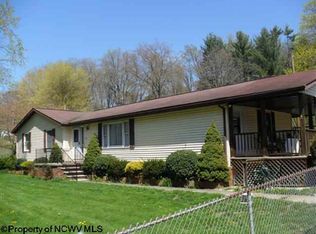 2408 Lazzelle Union Rd, Maidsville, WV 26541
