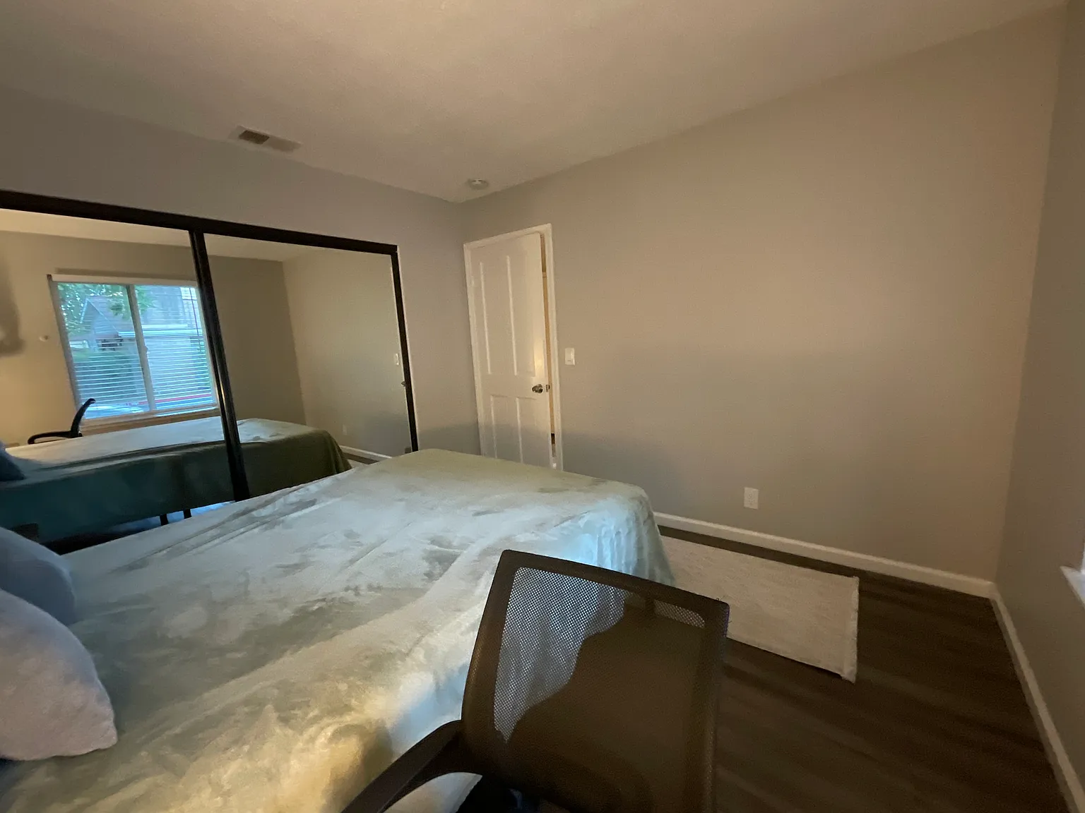 2 bed, 1.5 bath, 1370 sqft, $1,200 — Photo 3
