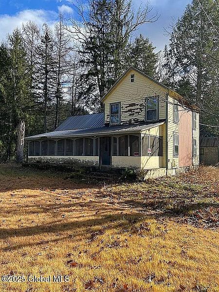 2nd image of 998 W Mountain Road