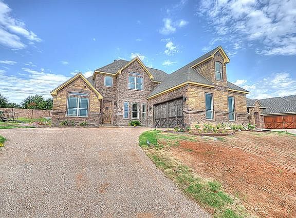 2nd image of 1033 Thistle Hill Trl
