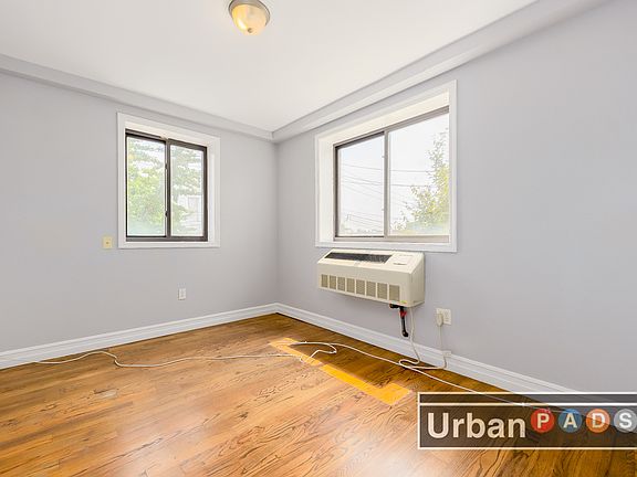 2nd image of 729 E 212th St APT 3L