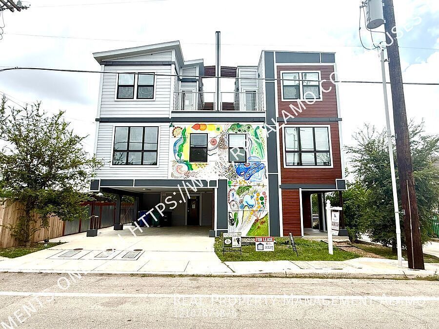 1st image of 225 S Pine St #101