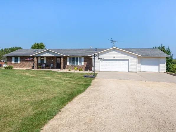 9 N River Ridge Dr, Guttenberg, IA 52052
