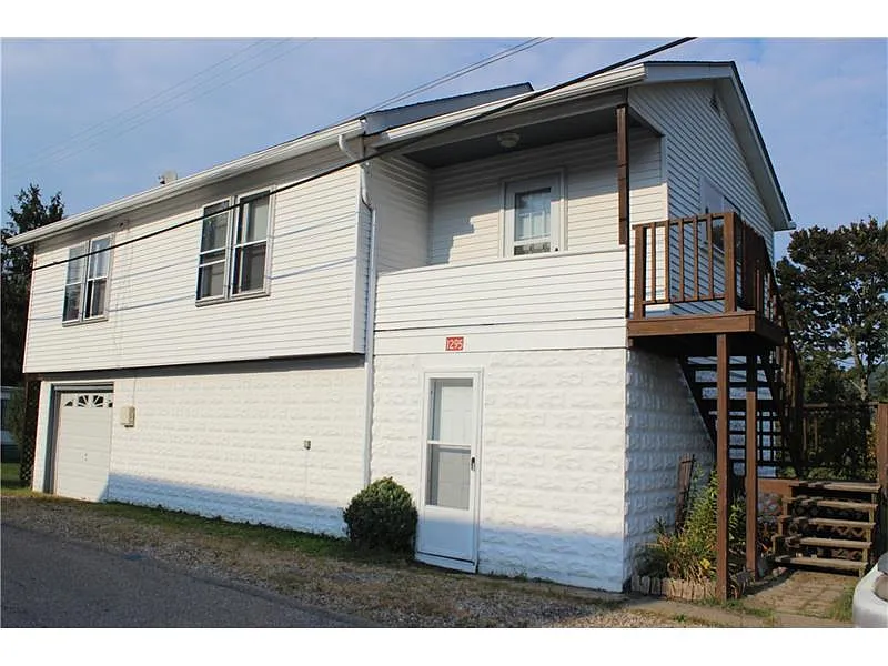1295 Maple St photo 1
