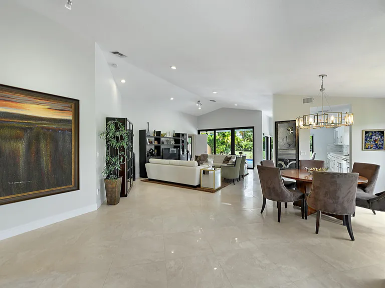 11204 Clover Leaf Cir — Photo 11