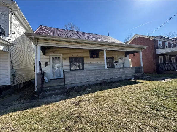 506 S 3rd St, Martins Ferry, OH 43935