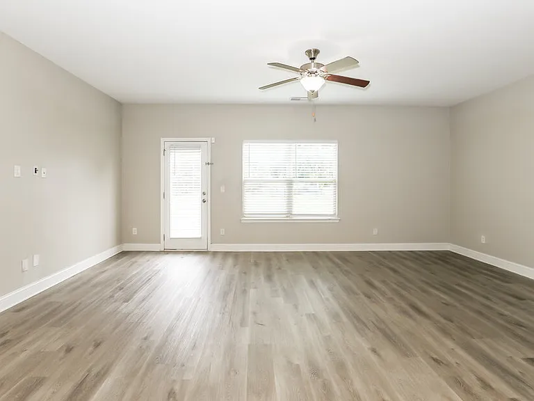 231 Galway Ln — Photo 3