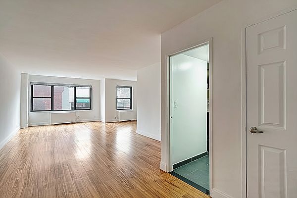 1st image of 120 E 34th St APT 16K