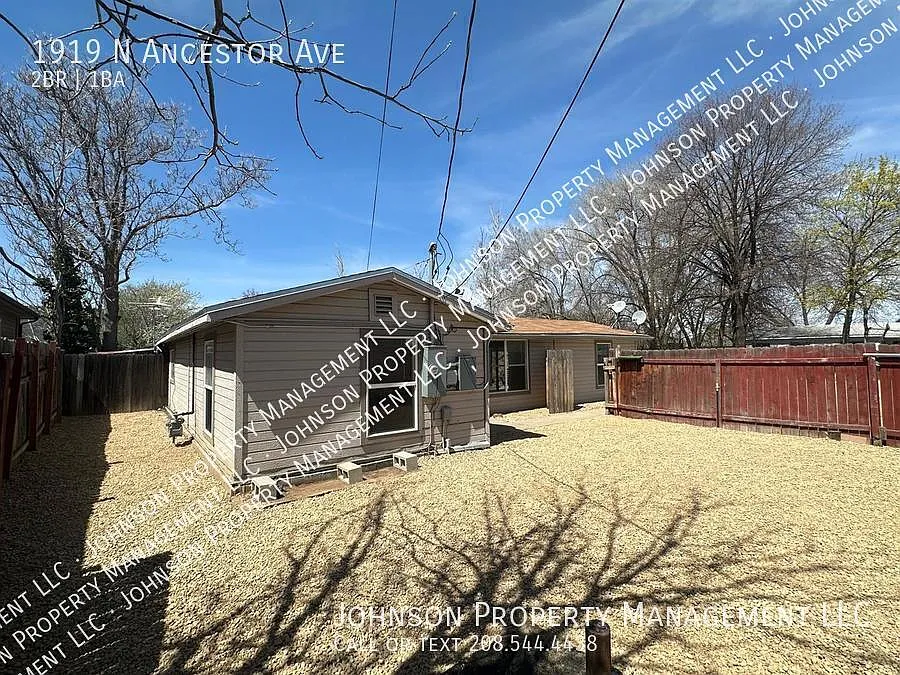 Charming 2-Bedroom West Boise Home with All Utilities Included. — Photo 3