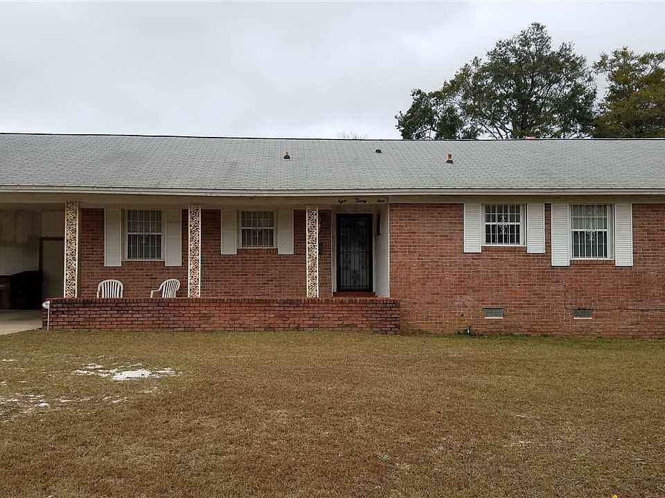 1st image of 821 Fairfax Dr
