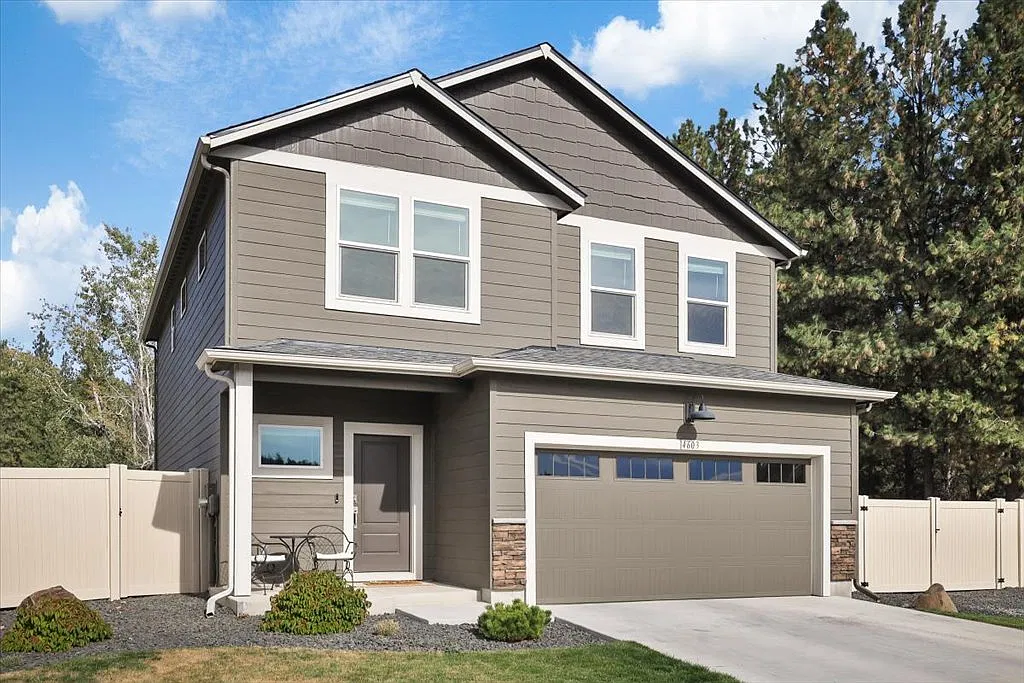 4 bed, 2.5 bath, 2057 sqft, $3,400 — Photo 2