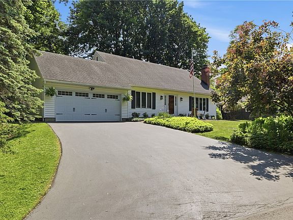 5th image of 33 Scotch Ln