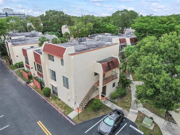 301 N Pine Island Road #107, Plantation, FL 33324
