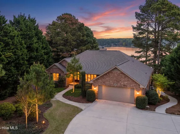 129 Shaw Drive, West End, NC 27376