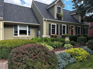 20 Willow Brook Dr, Cheshire, CT 06410