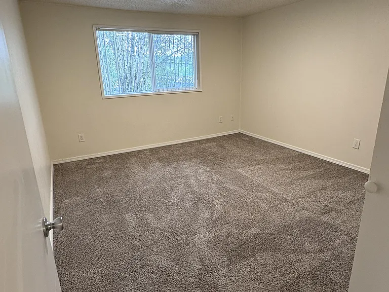 8630 SW Barbur Blvd #13 — Photo 8
