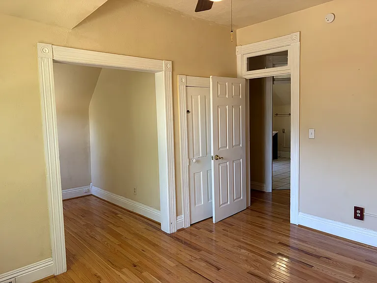 3425 Bryant St — Photo 5