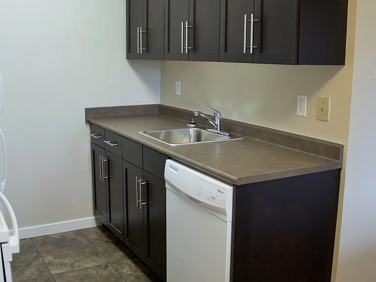 2945 Pembina Hwy — Photo 11