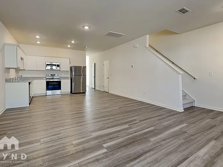 3040 Fulong Dr — Photo 8