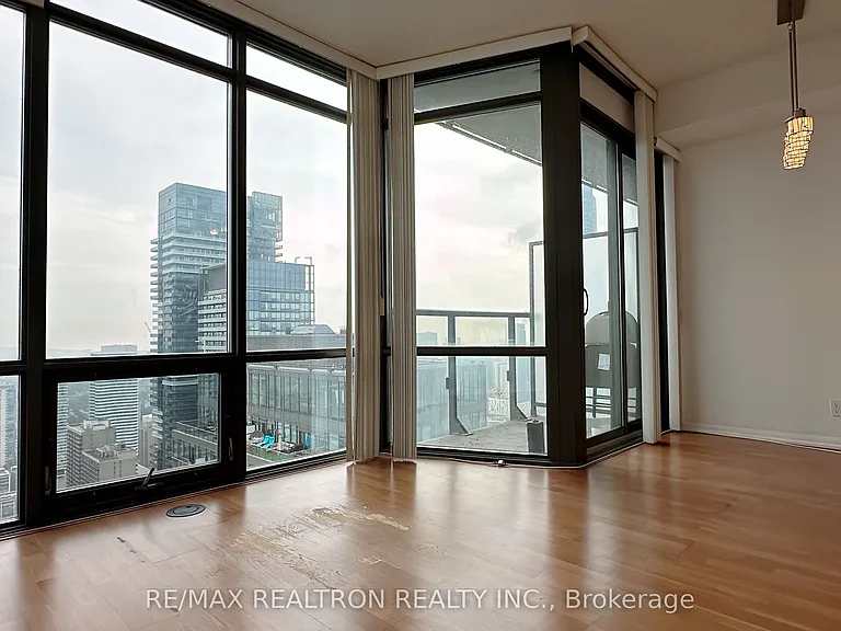 832 Bay St #4707 — Photo 8