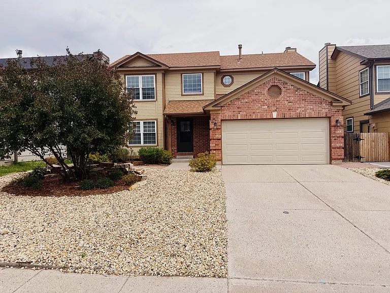 8061 Scarborough Dr — Photo 1